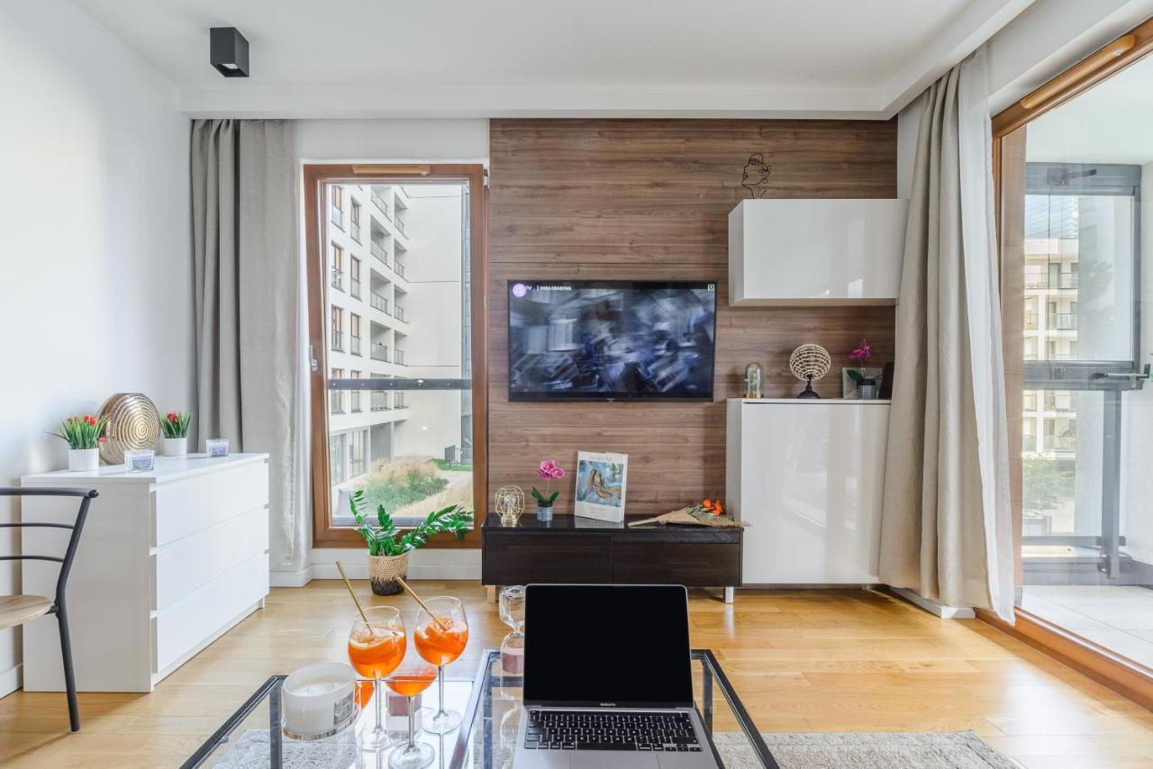 Modern Apartments With Access To The Pool Near Rondo Daszynskiego Station Varsovia Exterior foto