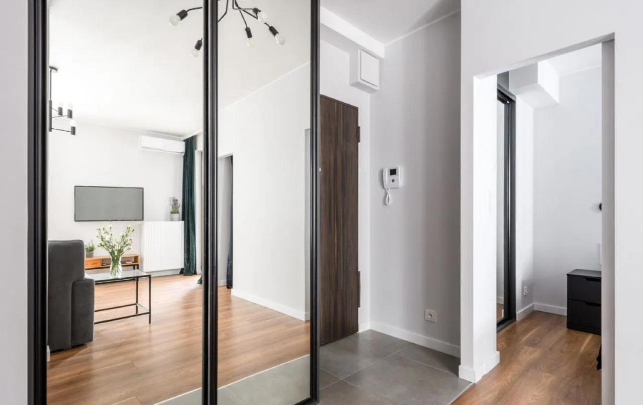 Modern Apartments With Access To The Pool Near Rondo Daszynskiego Station Varsovia Exterior foto
