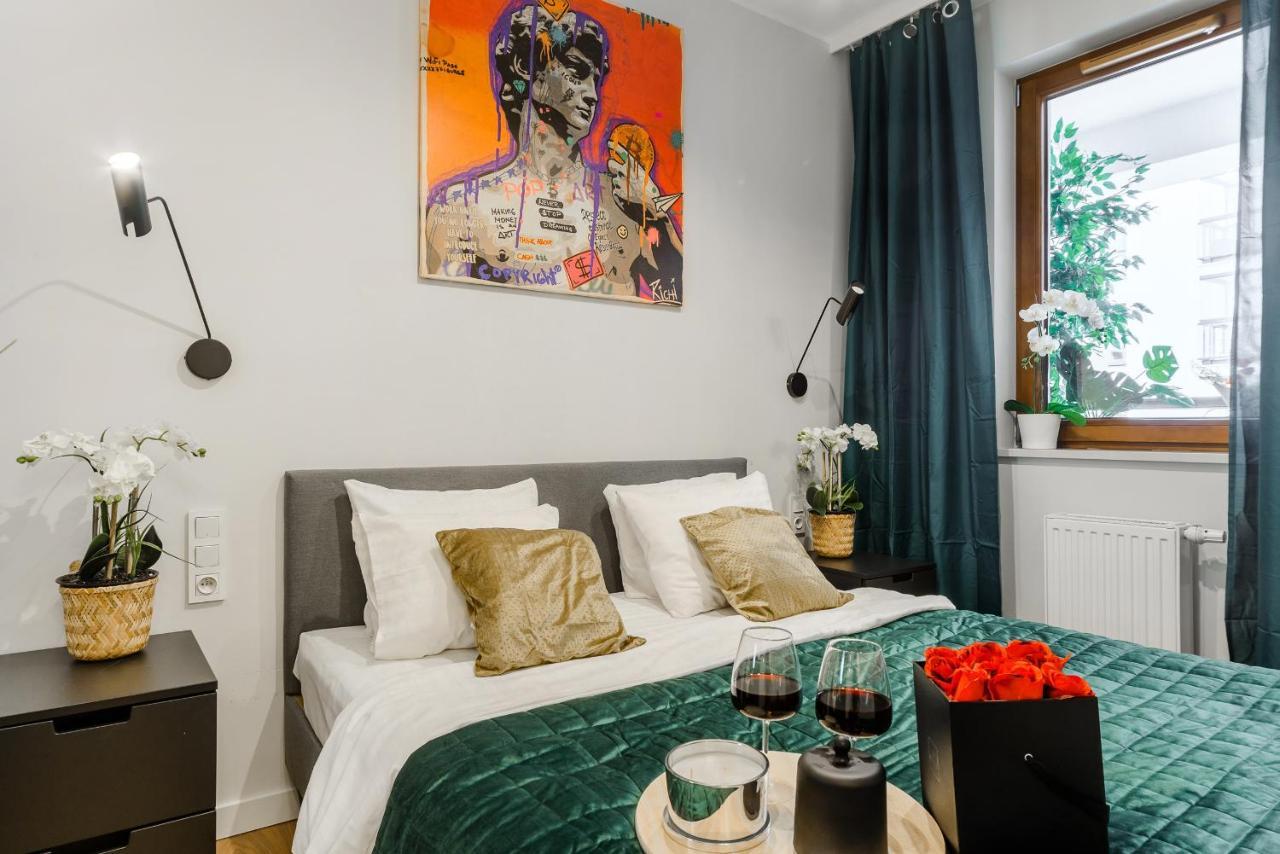 Modern Apartments With Access To The Pool Near Rondo Daszynskiego Station Varsovia Exterior foto