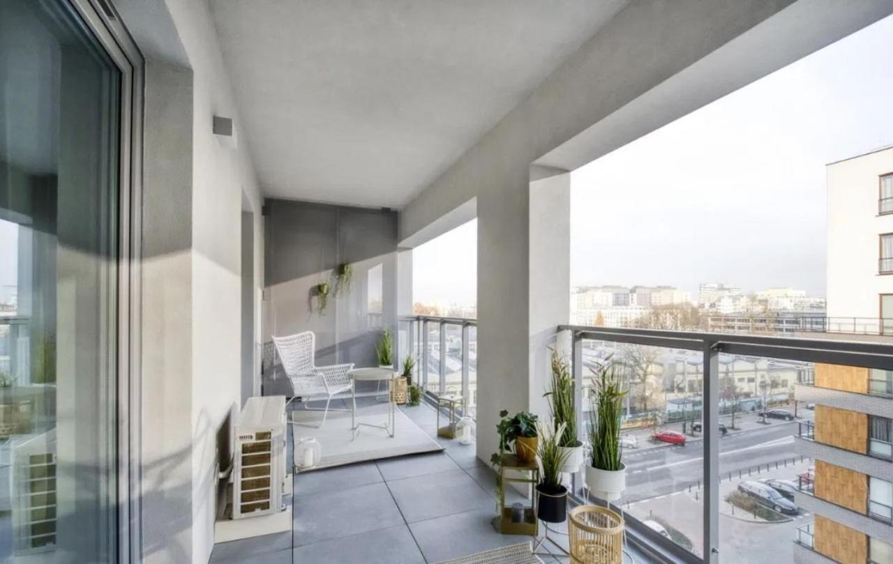 Modern Apartments With Access To The Pool Near Rondo Daszynskiego Station Varsovia Exterior foto