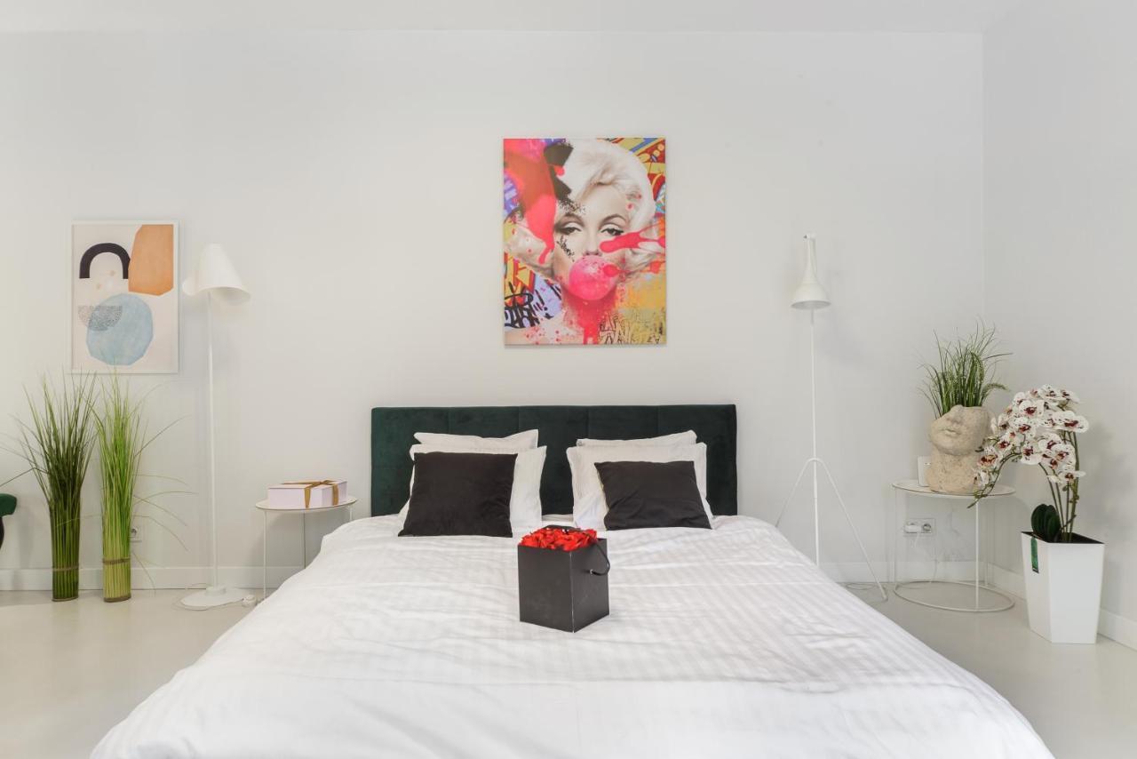 Modern Apartments With Access To The Pool Near Rondo Daszynskiego Station Varsovia Exterior foto