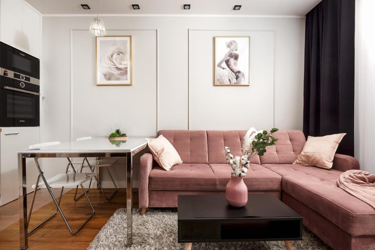 Modern Apartments With Access To The Pool Near Rondo Daszynskiego Station Varsovia Exterior foto