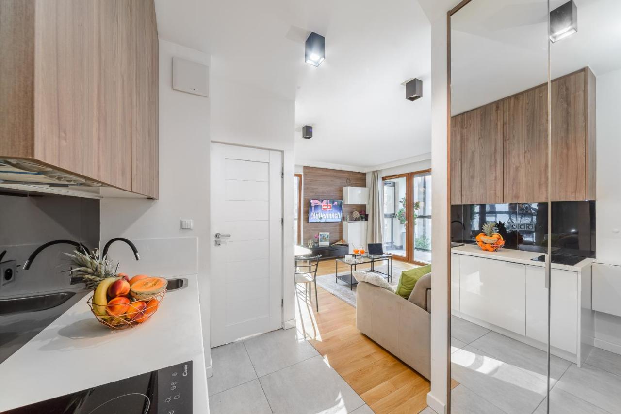Modern Apartments With Access To The Pool Near Rondo Daszynskiego Station Varsovia Exterior foto